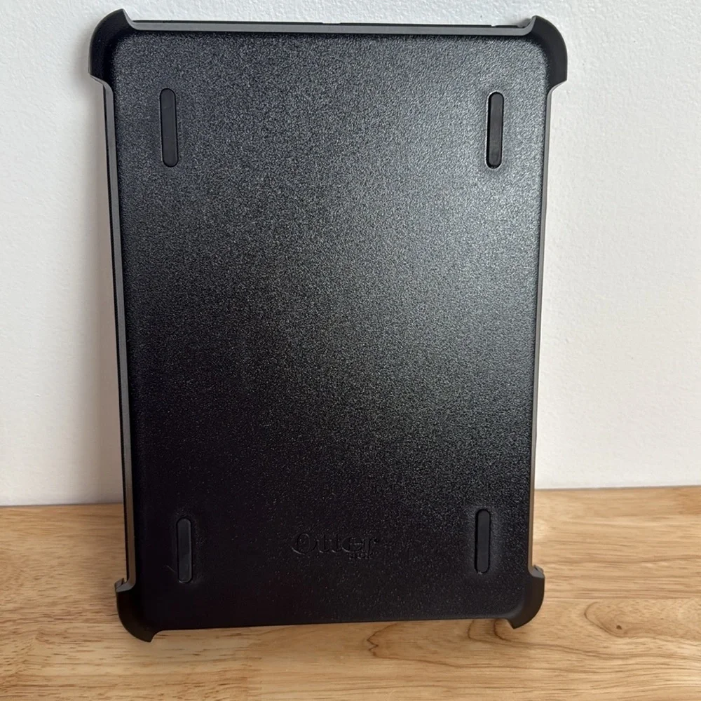 NEW OtterBox Black defender series Tablet Case with Adjustable Stand